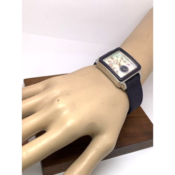 GV2 by Gevril Women's Watch 9260 Swiss Quartz Mother of Pearl Dial Blue Leather - Picture 4 of 13